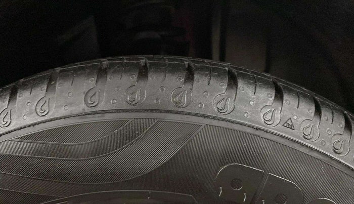 2021 Renault Kwid RXT 1.0 (O), Petrol, Manual, 18,295 km, Right Front Tyre Tread