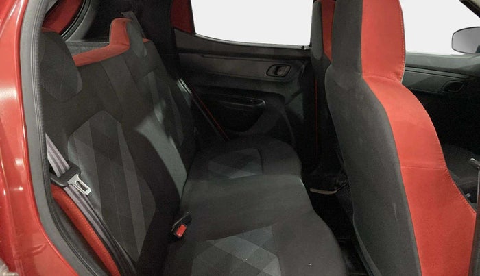 2021 Renault Kwid RXT 1.0 (O), Petrol, Manual, 18,295 km, Right Side Rear Door Cabin