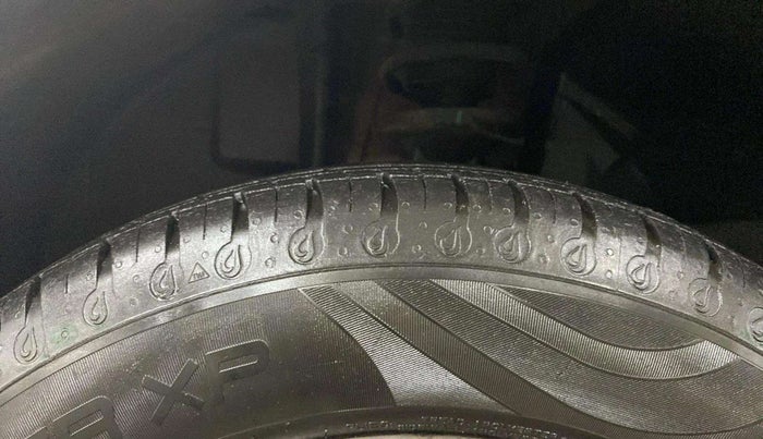 2021 Renault Kwid RXT 1.0 (O), Petrol, Manual, 18,295 km, Left Front Tyre Tread