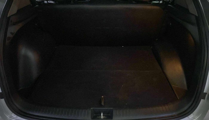 2017 Hyundai Creta SX 1.6 DIESEL, Diesel, Manual, 76,328 km, Boot Inside