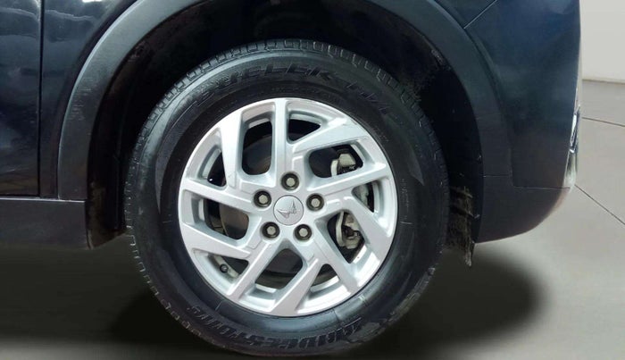 2023 Mahindra XUV300 W8 1.5 DIESEL, Diesel, Manual, 57,671 km, Right Front Wheel