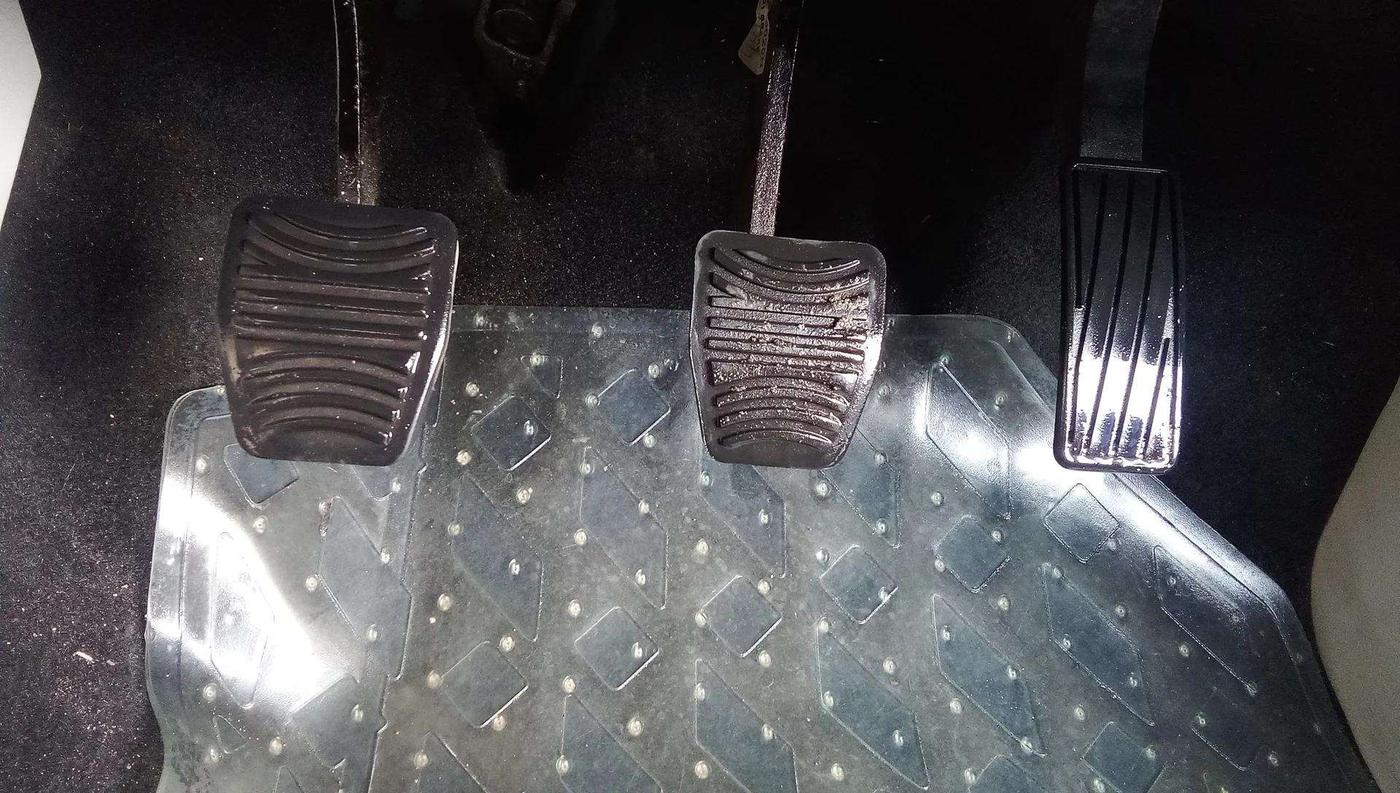 2023 Mahindra XUV300 W8 1.5 DIESEL, Diesel, Manual, 57,671 km, Pedals