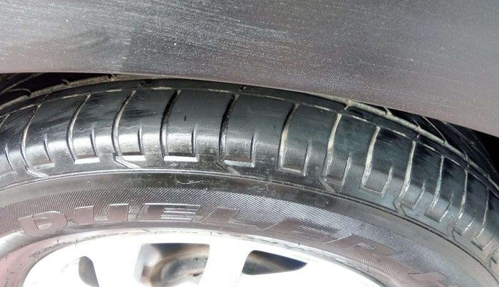 2023 Mahindra XUV300 W8 1.5 DIESEL, Diesel, Manual, 57,671 km, Right Front Tyre Tread