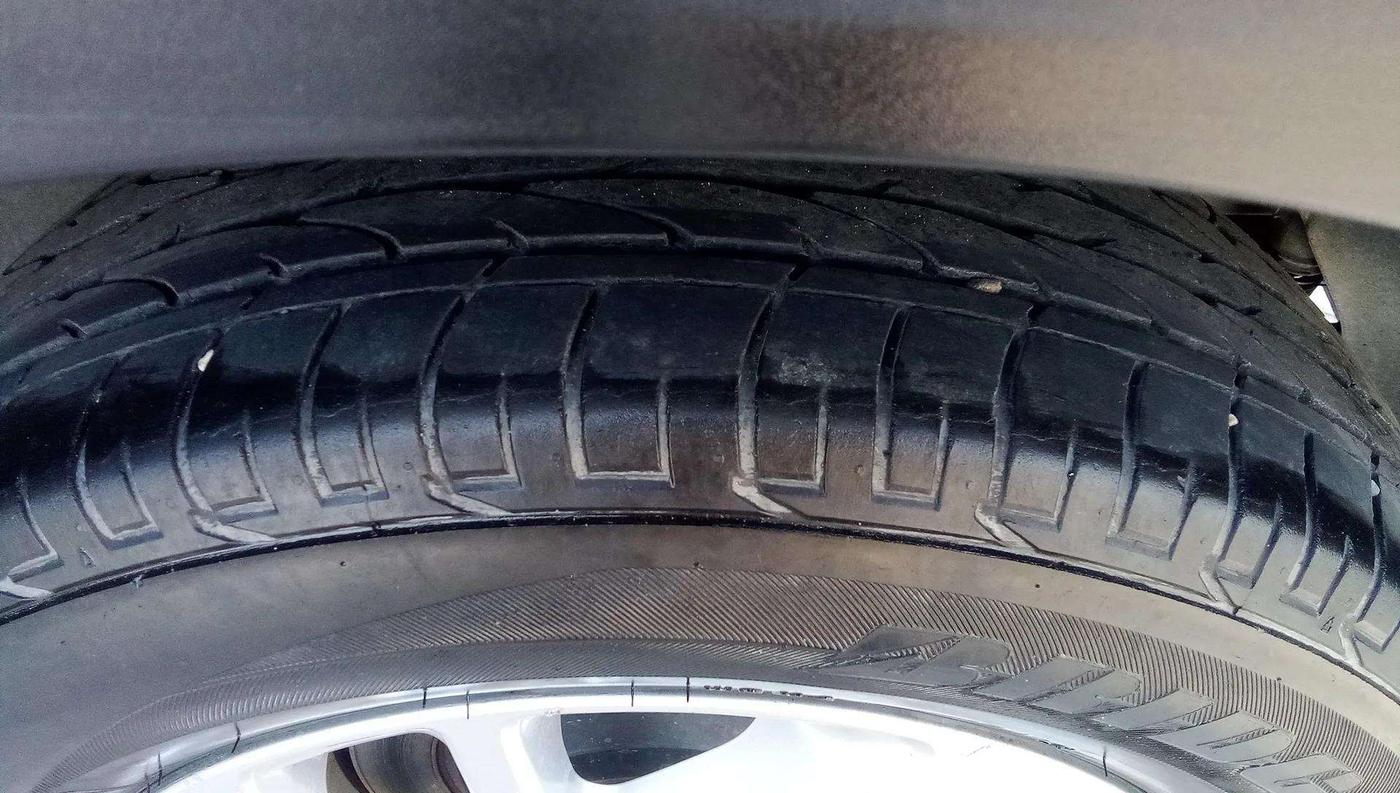 2023 Mahindra XUV300 W8 1.5 DIESEL, Diesel, Manual, 57,671 km, Left Rear Tyre Tread