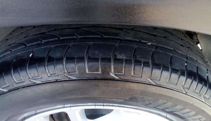 2023 Mahindra XUV300 W8 1.5 DIESEL, Diesel, Manual, 57,671 km, Left Rear Tyre Tread