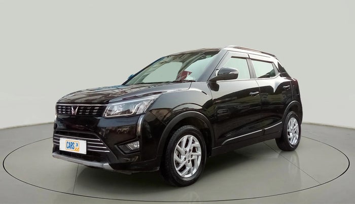 2023 Mahindra XUV300 W8 1.5 DIESEL, Diesel, Manual, 57,671 km, Left Front Diagonal