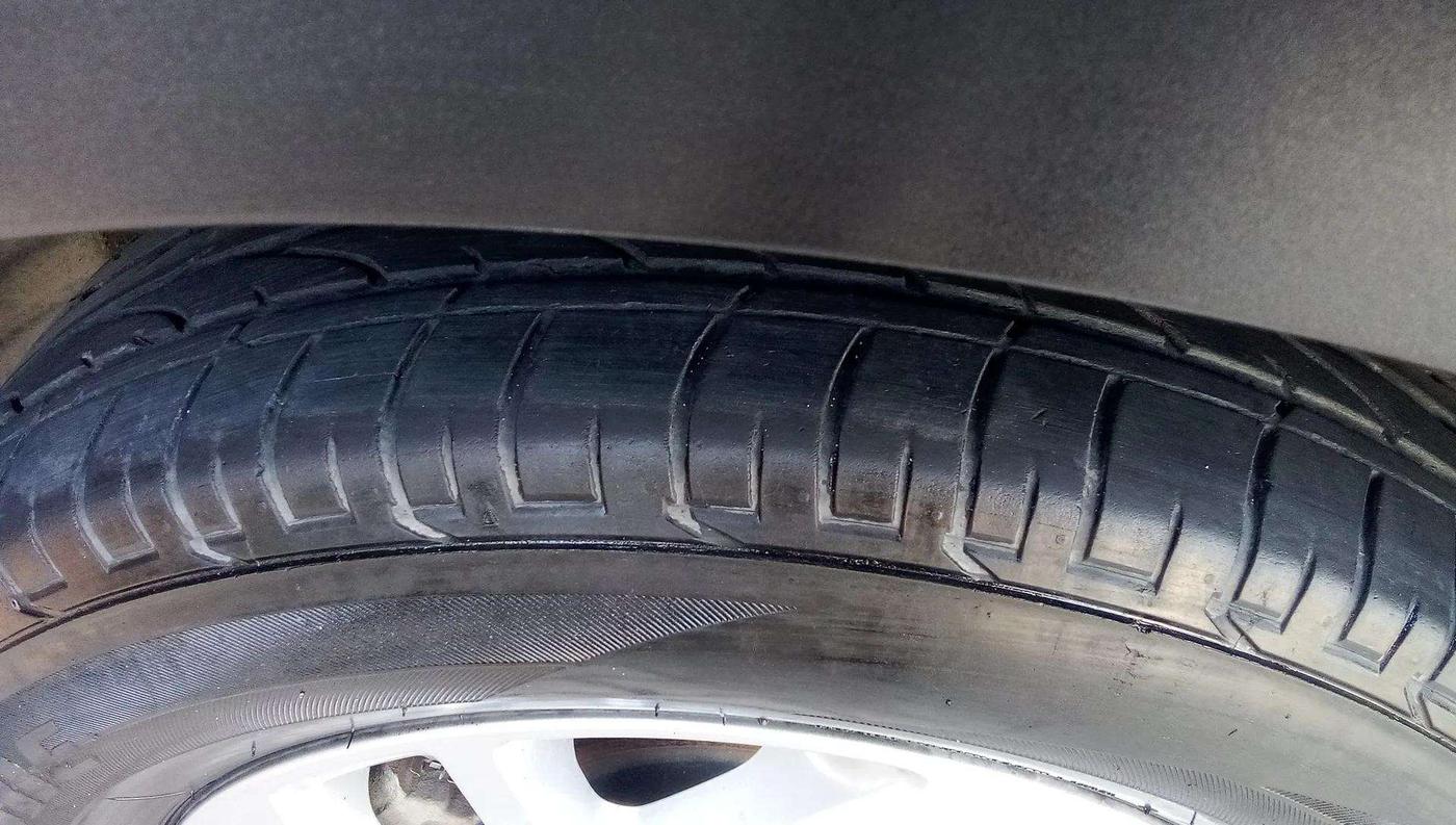 2023 Mahindra XUV300 W8 1.5 DIESEL, Diesel, Manual, 57,671 km, Left Front Tyre Tread