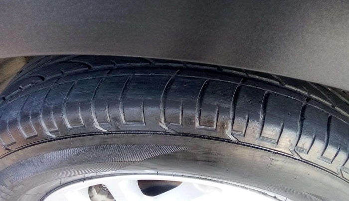 2023 Mahindra XUV300 W8 1.5 DIESEL, Diesel, Manual, 57,671 km, Left Front Tyre Tread