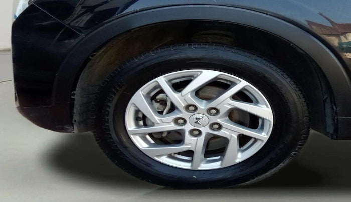 2023 Mahindra XUV300 W8 1.5 DIESEL, Diesel, Manual, 57,671 km, Left Front Wheel