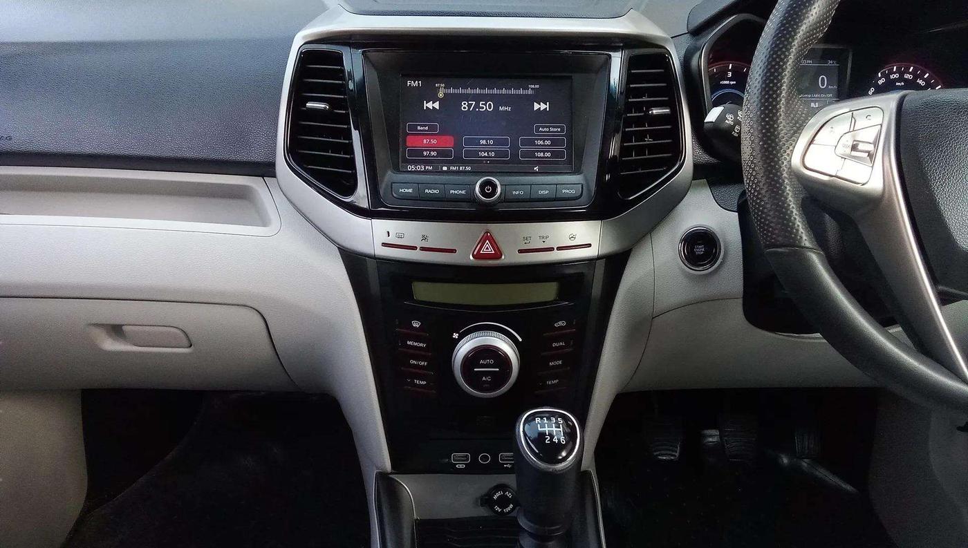 2023 Mahindra XUV300 W8 1.5 DIESEL, Diesel, Manual, 57,671 km, Air Conditioner