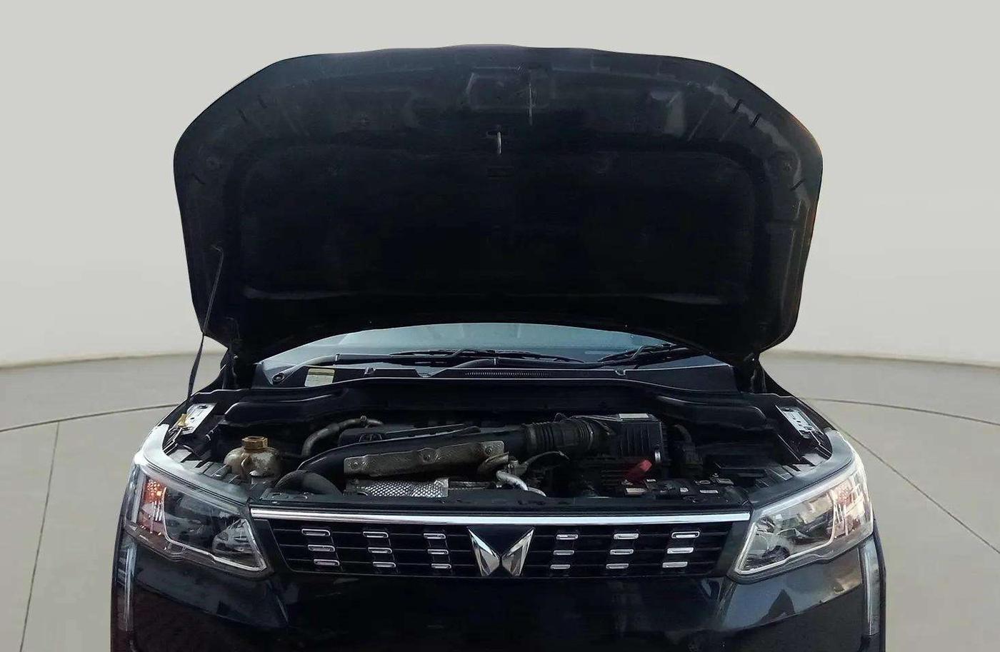 2023 Mahindra XUV300 W8 1.5 DIESEL, Diesel, Manual, 57,671 km, Open Bonet