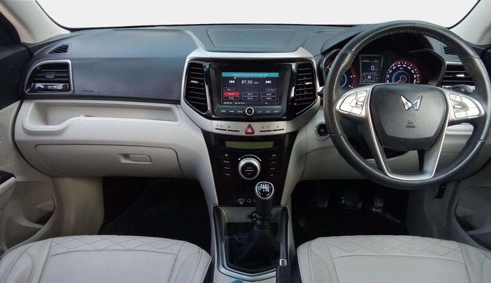 2023 Mahindra XUV300 W8 1.5 DIESEL, Diesel, Manual, 57,671 km, Dashboard