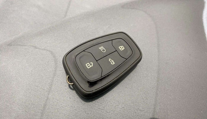 2018 Tata NEXON XZ PLUS PETROL, Petrol, Manual, 25,694 km, Key Close Up