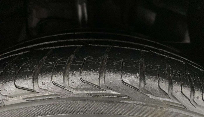 2018 Tata NEXON XZ PLUS PETROL, Petrol, Manual, 25,694 km, Right Front Tyre Tread