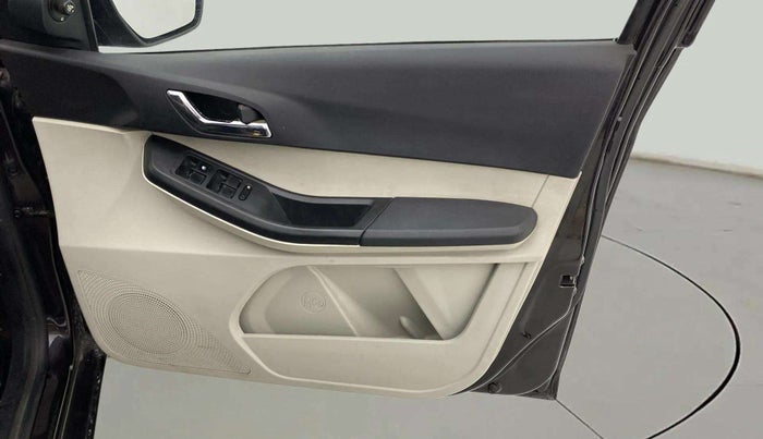 2022 Tata Tiago XZ PLUS CNG, CNG, Manual, 54,091 km, Driver Side Door Panels Control