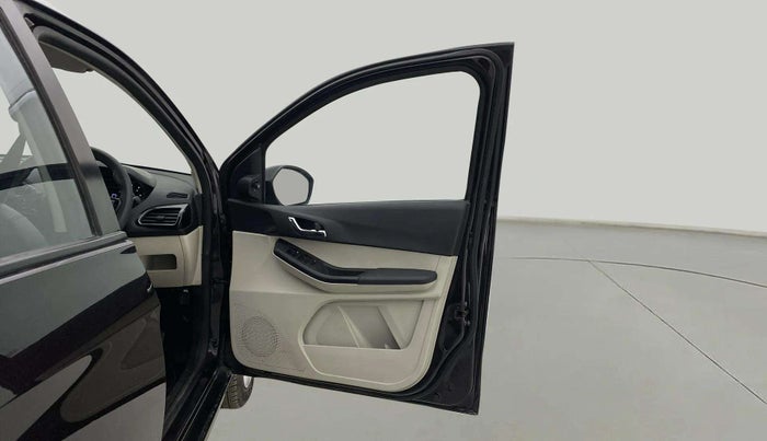 2022 Tata Tiago XZ PLUS CNG, CNG, Manual, 54,091 km, RHS Front Door