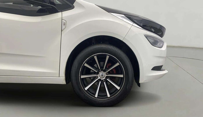 2023 Tata ALTROZ XM PLUS CNG, CNG, Manual, 31,119 km, Right Front Wheel