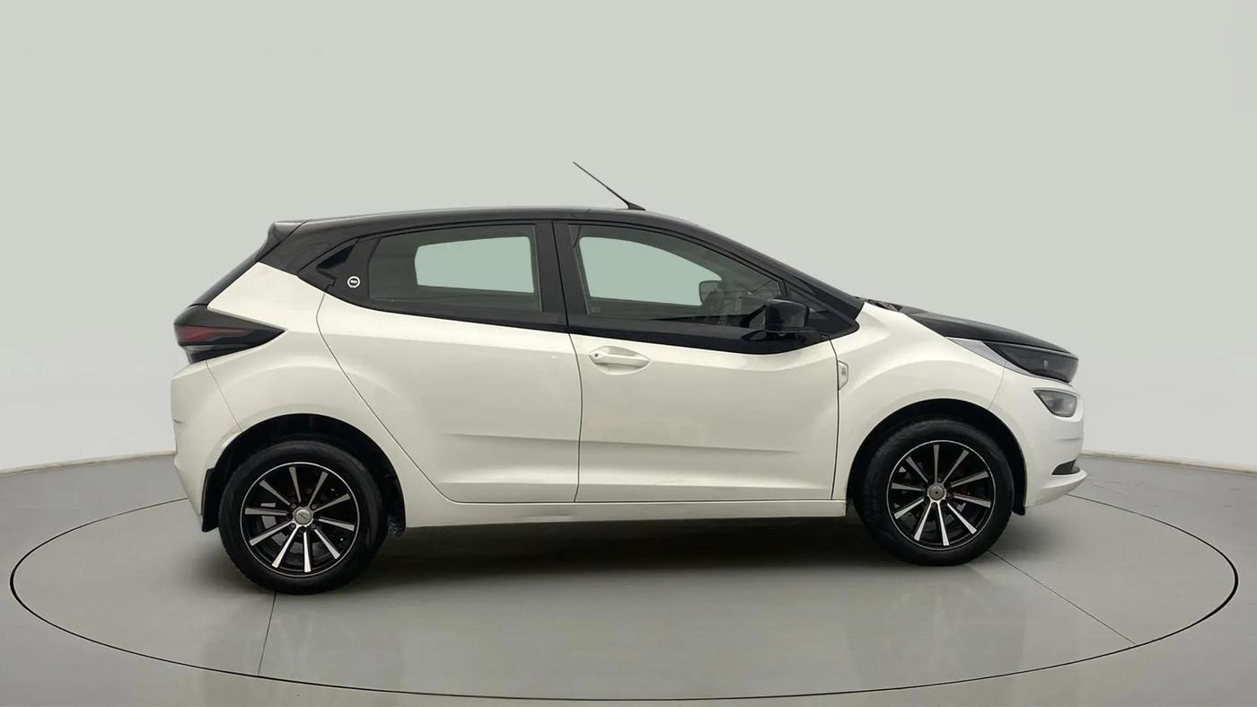 2023 Tata ALTROZ XM PLUS CNG, CNG, Manual, 31,277 km, Right Side View
