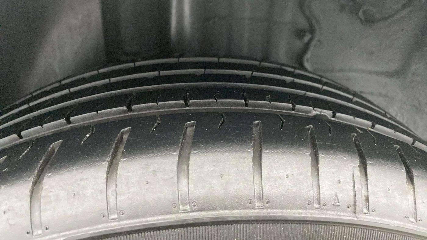 2023 Tata ALTROZ XM PLUS CNG, CNG, Manual, 31,277 km, Right Rear Tyre Tread