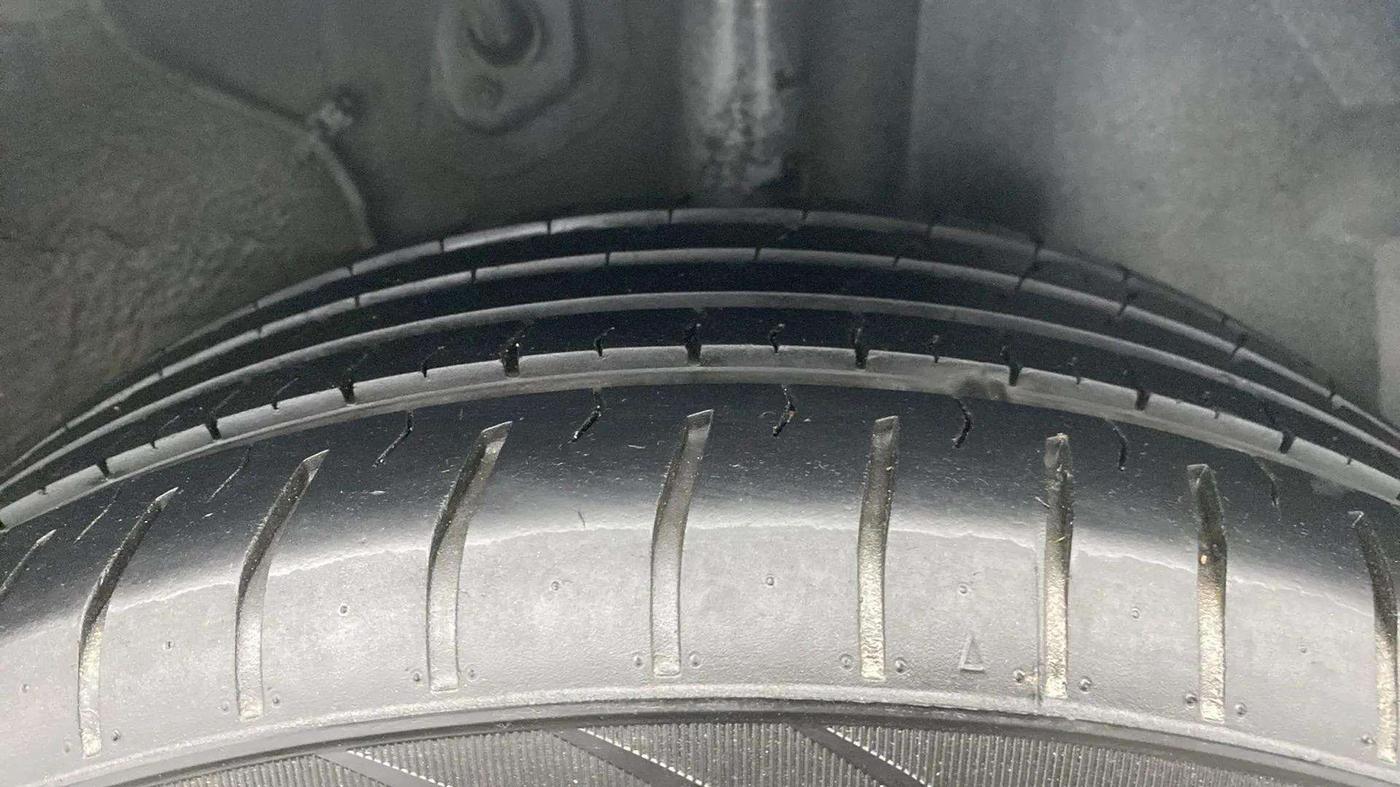 2023 Tata ALTROZ XM PLUS CNG, CNG, Manual, 31,277 km, Left Rear Tyre Tread