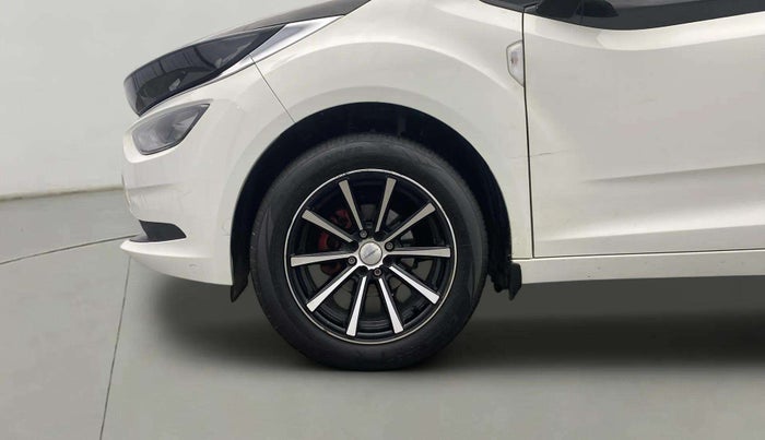 2023 Tata ALTROZ XM PLUS CNG, CNG, Manual, 31,119 km, Left Front Wheel