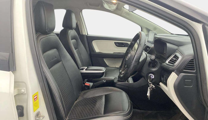 2023 Tata ALTROZ XM PLUS CNG, CNG, Manual, 31,119 km, Right Side Front Door Cabin