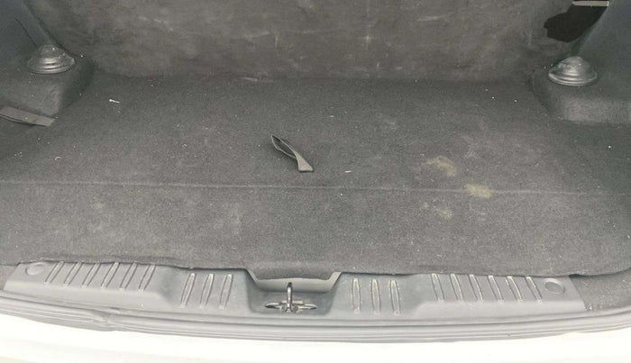 2023 Tata ALTROZ XM PLUS CNG, CNG, Manual, 31,119 km, Boot Inside