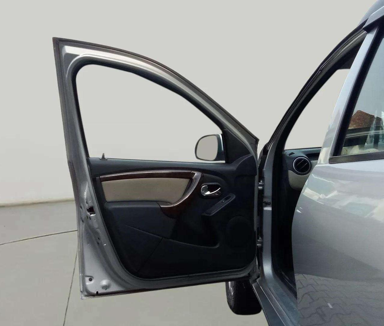 2013 Renault Duster 110 PS RXZ DIESEL, Diesel, Manual, 82,903 km, LHS Front Door