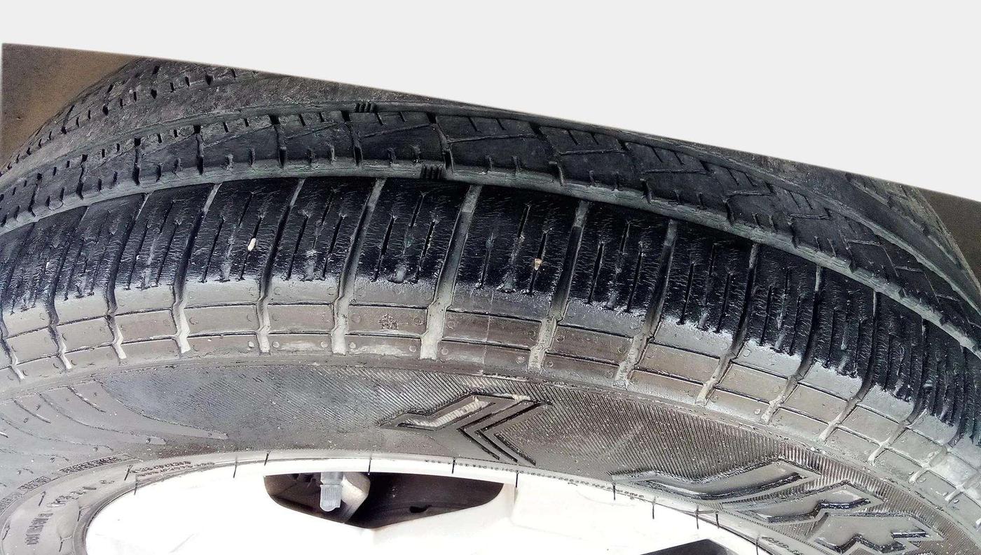 2013 Renault Duster 110 PS RXZ DIESEL, Diesel, Manual, 82,903 km, Left Front Tyre Tread