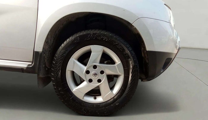 2013 Renault Duster 110 PS RXZ DIESEL, Diesel, Manual, 82,903 km, Right Front Wheel