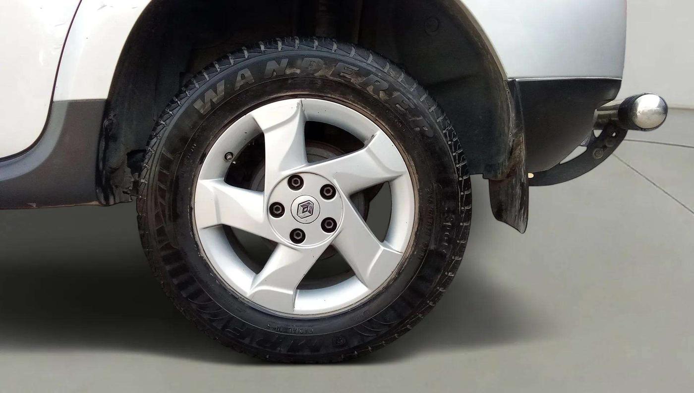 2013 Renault Duster 110 PS RXZ DIESEL, Diesel, Manual, 82,903 km, Left Rear Wheel