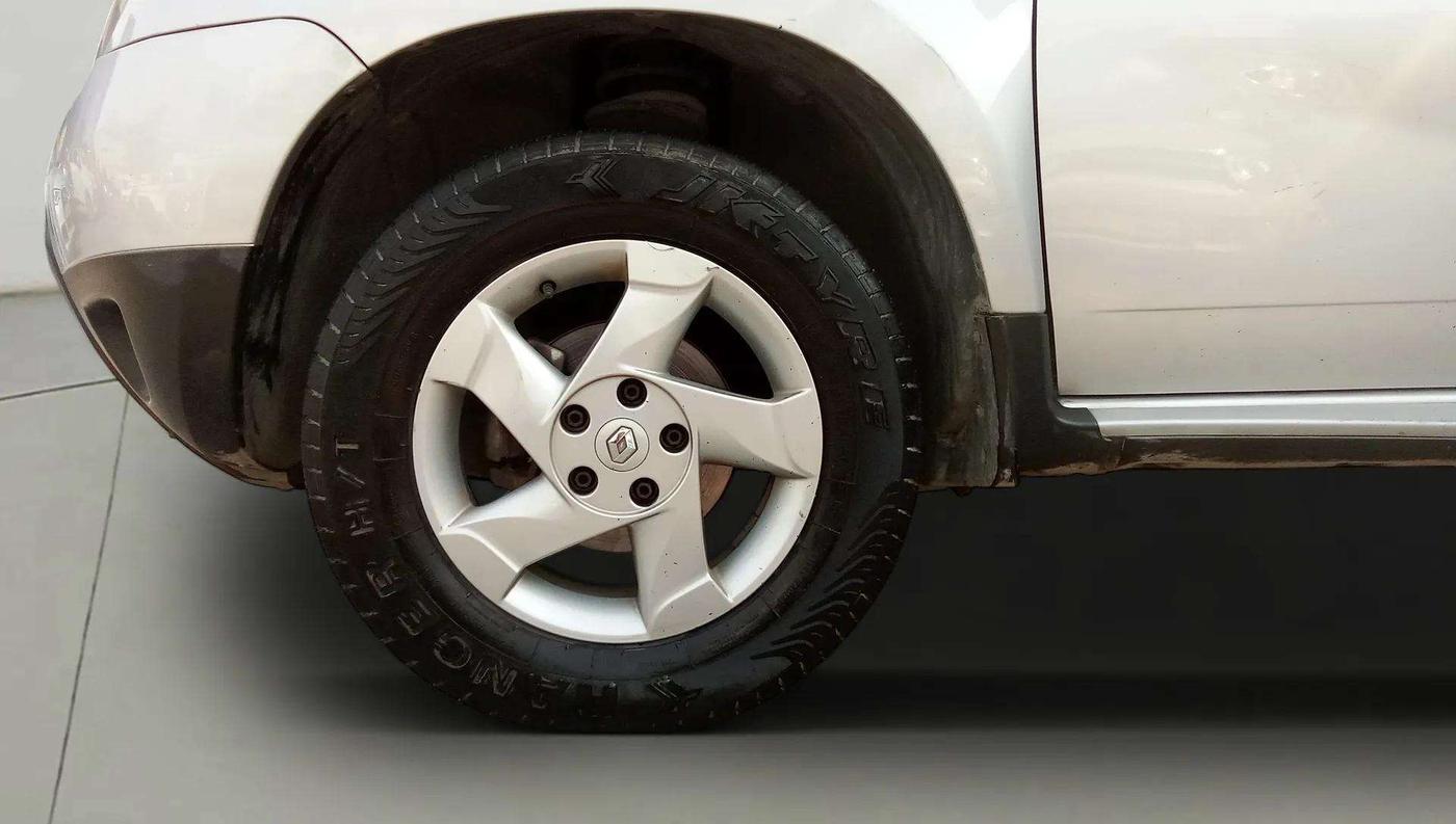 2013 Renault Duster 110 PS RXZ DIESEL, Diesel, Manual, 82,903 km, Left Front Wheel