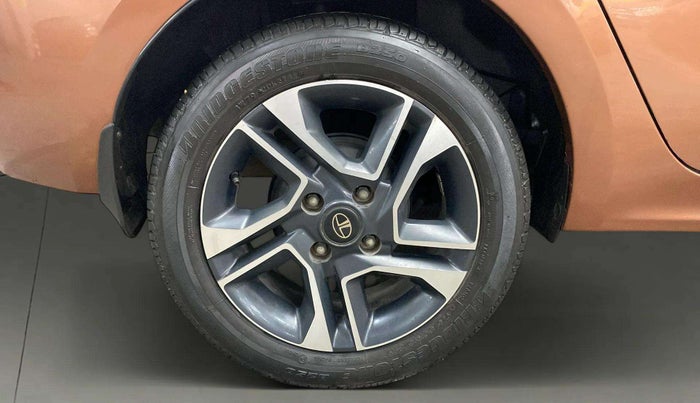 2017 Tata TIGOR XZ PETROL, Petrol, Manual, 24,069 km, Right Rear Wheel