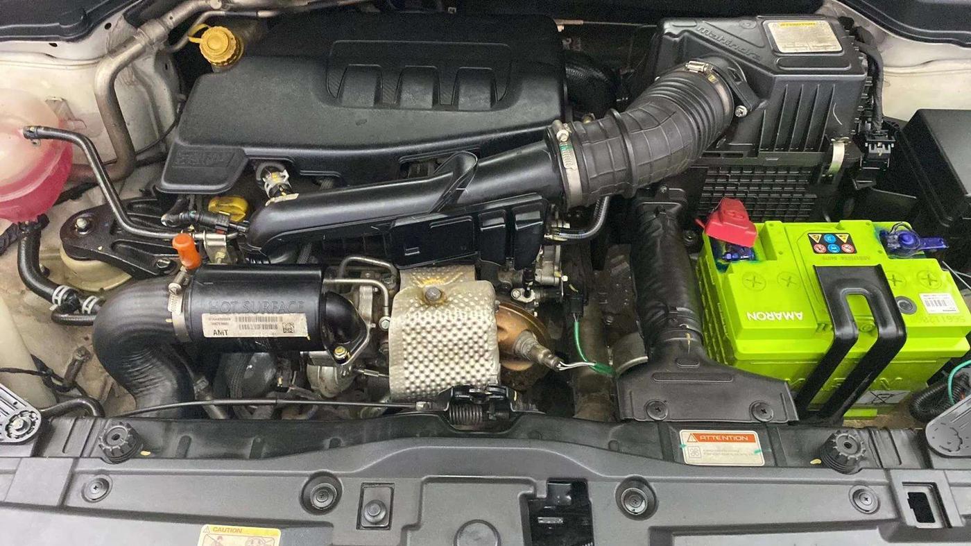 2021 Mahindra XUV300 W6 1.2 PETROL AMT, Petrol, Automatic, 32,837 km, Open Bonet