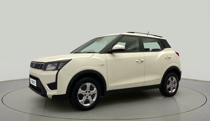2021 Mahindra XUV300 W6 1.2 PETROL AMT, Petrol, Automatic, 32,783 km, Left Front Diagonal