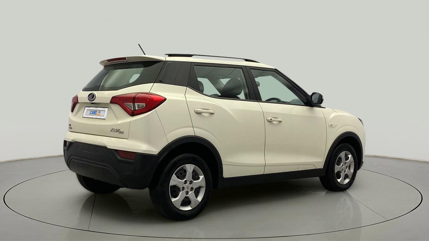 2021 Mahindra XUV300 W6 1.2 PETROL AMT, Petrol, Automatic, 32,837 km, Right Back Diagonal