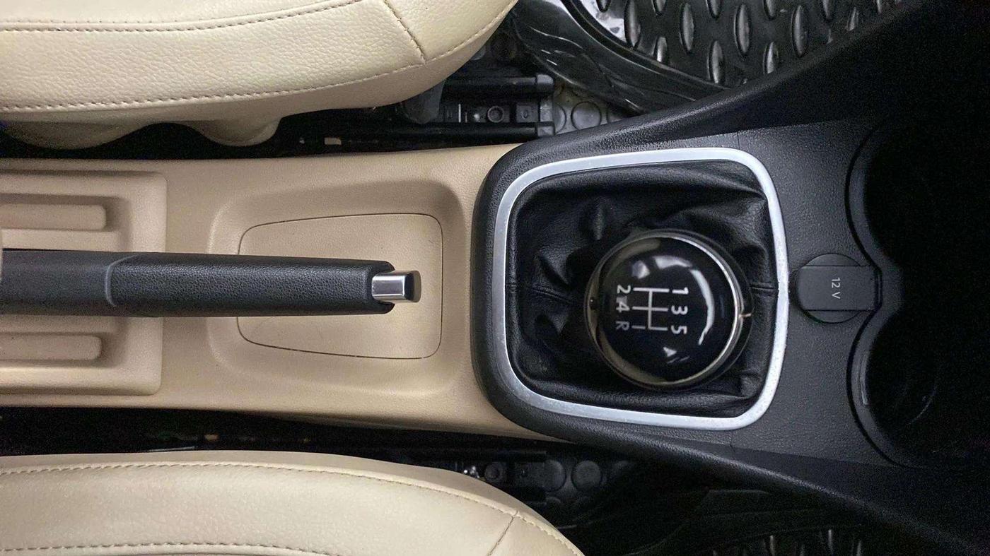 2018 Volkswagen Ameo HIGHLINE PLUS 1.0L 16 ALLOY, Petrol, Manual, 44,436 km, Gear Lever