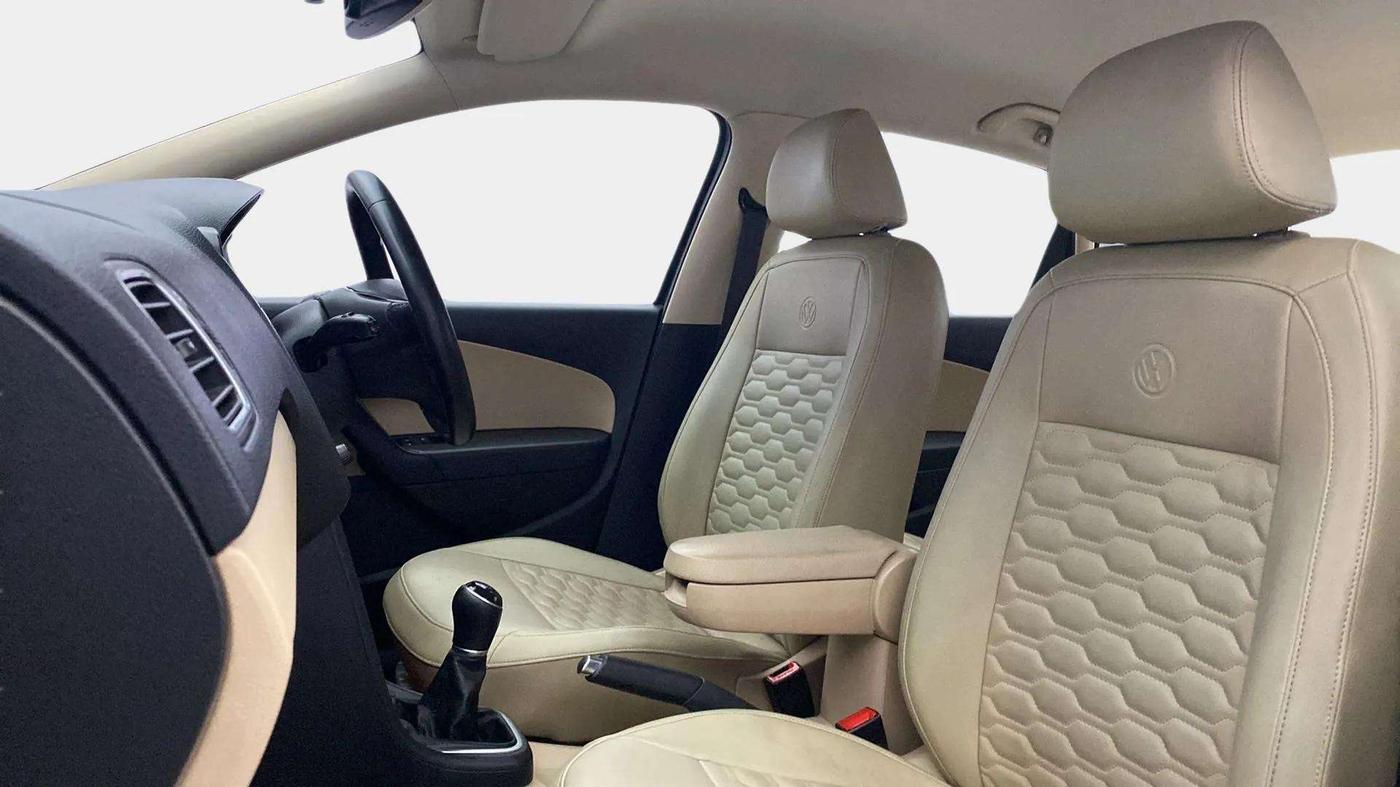 2018 Volkswagen Ameo HIGHLINE PLUS 1.0L 16 ALLOY, Petrol, Manual, 44,436 km, Right Side Front Door Cabin