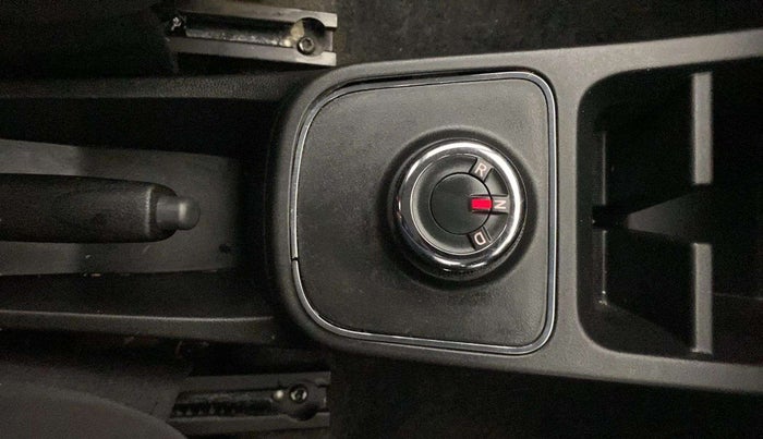 2023 Renault Kwid RXT 1.0 AMT, Petrol, Automatic, 10,976 km, Gear Lever