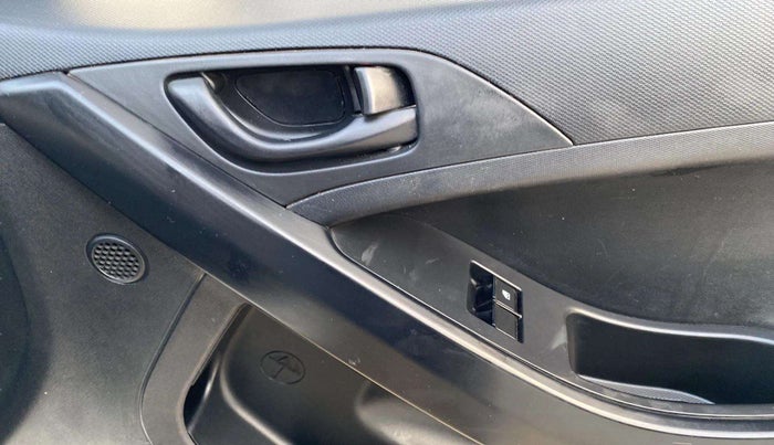 2023 Tata NEXON SMART 1.2 PETROL, Petrol, Manual, 21,101 km, Driver Side Door Panels Control
