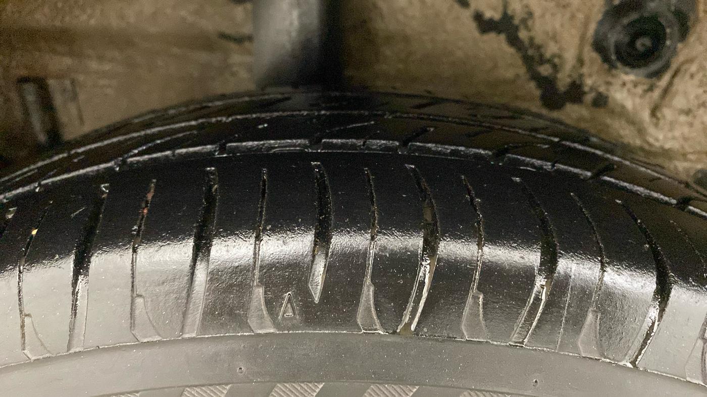 2021 Hyundai GRAND I10 NIOS ASTA 1.2 KAPPA VTVT, Petrol, Manual, 41,176 km, Right Rear Tyre Tread