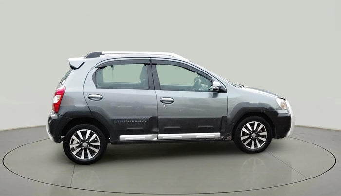 2014 Toyota Etios CROSS 1.4 VD, Diesel, Manual, 1,37,212 km, Right Side View
