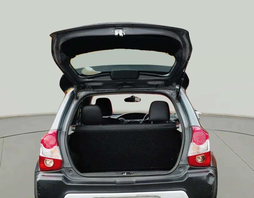 2014 Toyota Etios CROSS 1.4 VD, Diesel, Manual, 1,37,212 km, Boot Inside