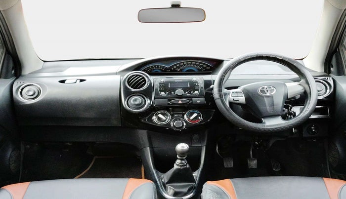 2014 Toyota Etios CROSS 1.4 VD, Diesel, Manual, 1,37,212 km, Dashboard