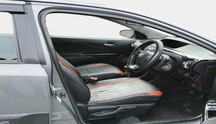 2014 Toyota Etios CROSS 1.4 VD, Diesel, Manual, 1,37,212 km, Right Side Front Door Cabin