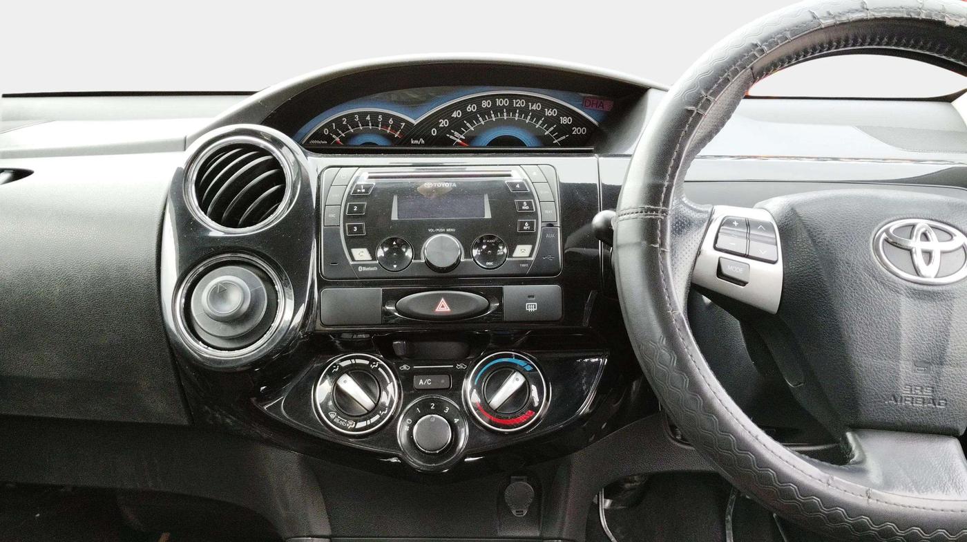 2014 Toyota Etios CROSS 1.4 VD, Diesel, Manual, 1,37,212 km, Air Conditioner