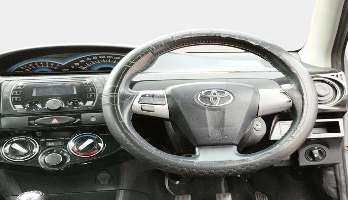 2014 Toyota Etios CROSS 1.4 VD, Diesel, Manual, 1,37,212 km, Steering Wheel Close Up