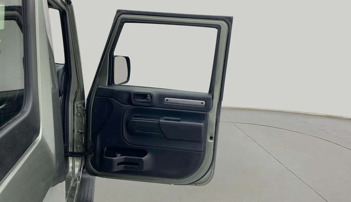 2022 Mahindra Thar LX D AT 4WD HT, Diesel, Automatic, 47,151 km, RHS Rear Door