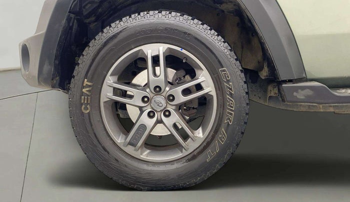 2022 Mahindra Thar LX D AT 4WD HT, Diesel, Automatic, 47,151 km, Left Front Wheel