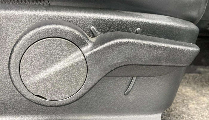 2022 Mahindra Thar LX D AT 4WD HT, Diesel, Automatic, 47,151 km, Driver Side Adjustment Panel